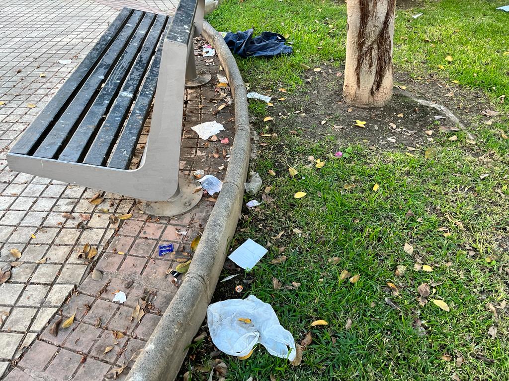 El PSOE llama la atención sobre el deterioro de los espacios públicos de la zona de los ríos
